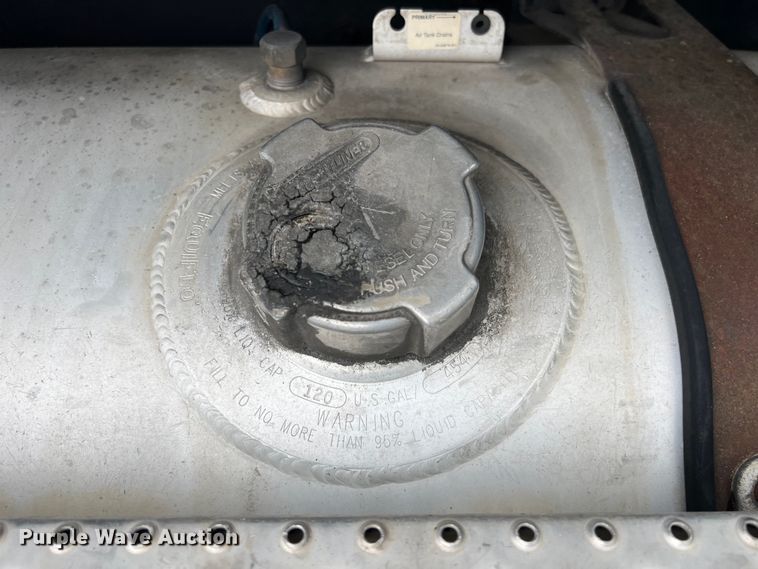 image for item EL2068 2007 Freightliner Century Class semi truck