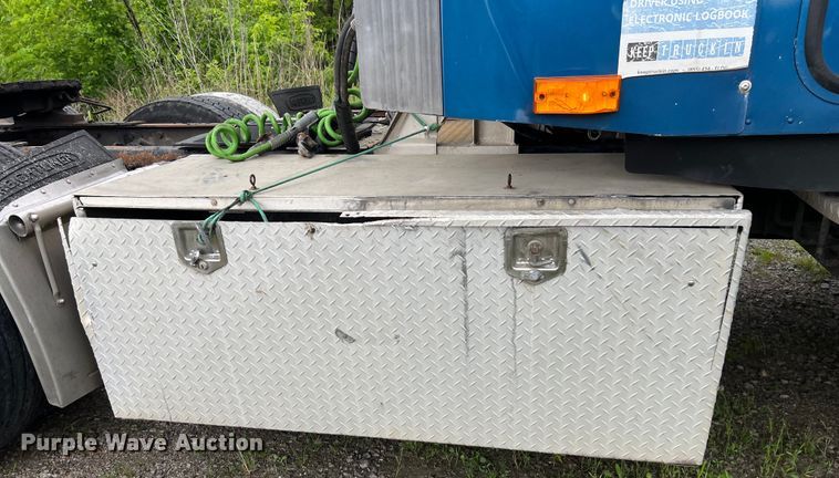 image for item EL2068 2007 Freightliner Century Class semi truck