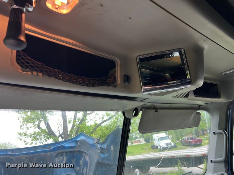 image for item EL2068 2007 Freightliner Century Class semi truck