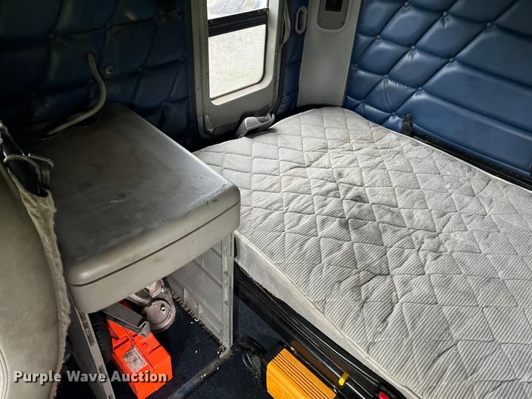 image for item EL2068 2007 Freightliner Century Class semi truck