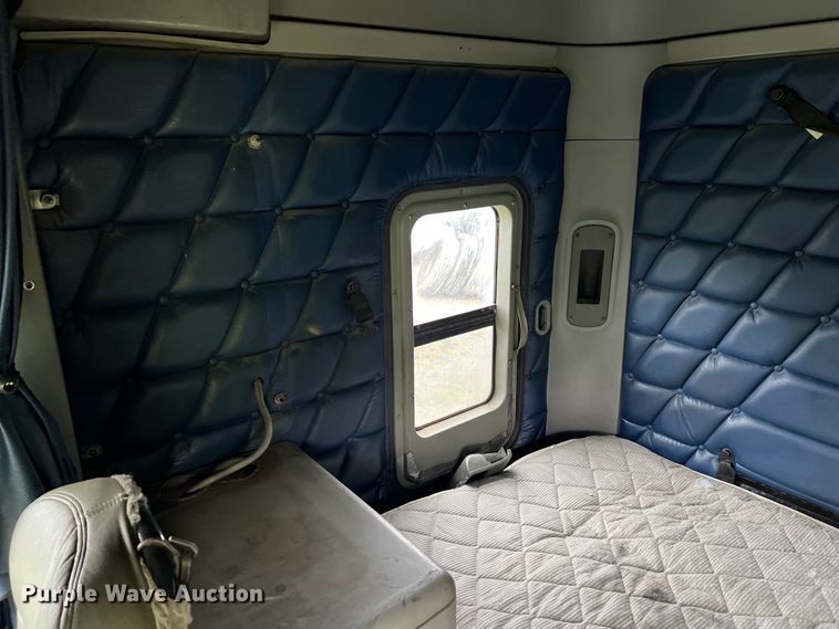 image for item EL2068 2007 Freightliner Century Class semi truck