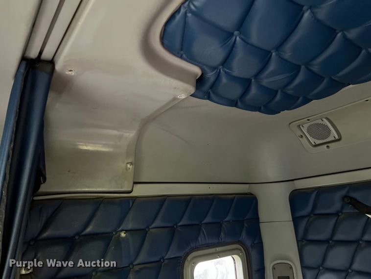 image for item EL2068 2007 Freightliner Century Class semi truck