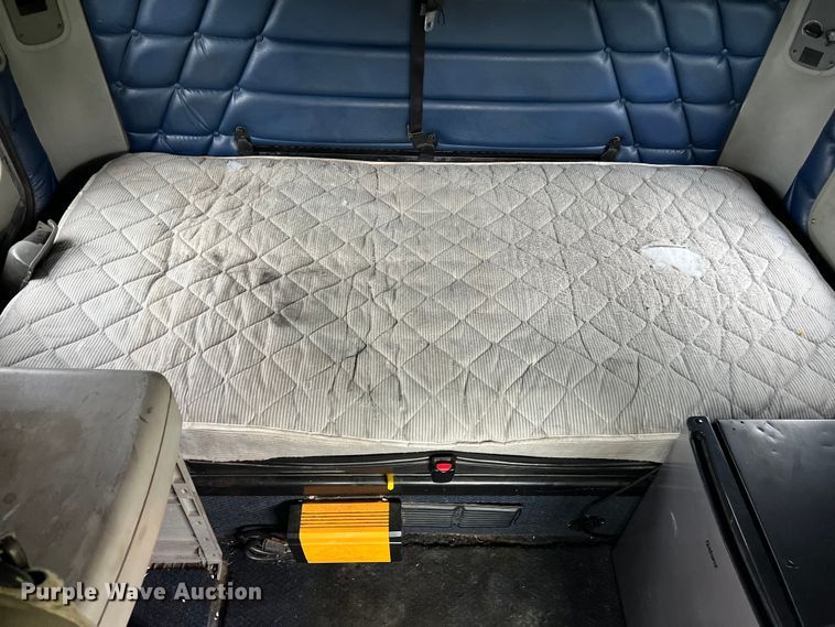 image for item EL2068 2007 Freightliner Century Class semi truck