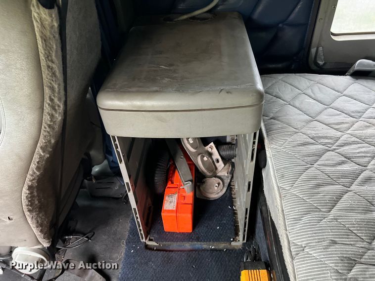 image for item EL2068 2007 Freightliner Century Class semi truck