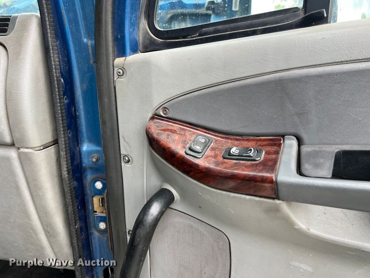 image for item EL2068 2007 Freightliner Century Class semi truck