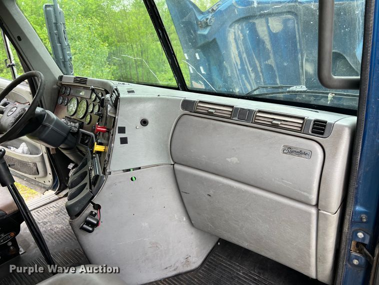 image for item EL2068 2007 Freightliner Century Class semi truck