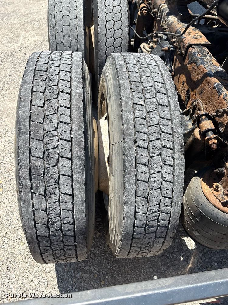 image for item EL2068 2007 Freightliner Century Class semi truck