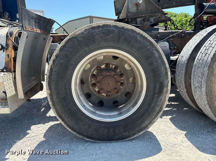 image for item EL2068 2007 Freightliner Century Class semi truck