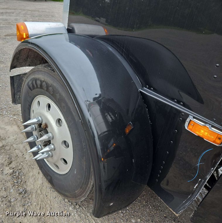 image for item EL2069 2006 Peterbilt 379 semi truck