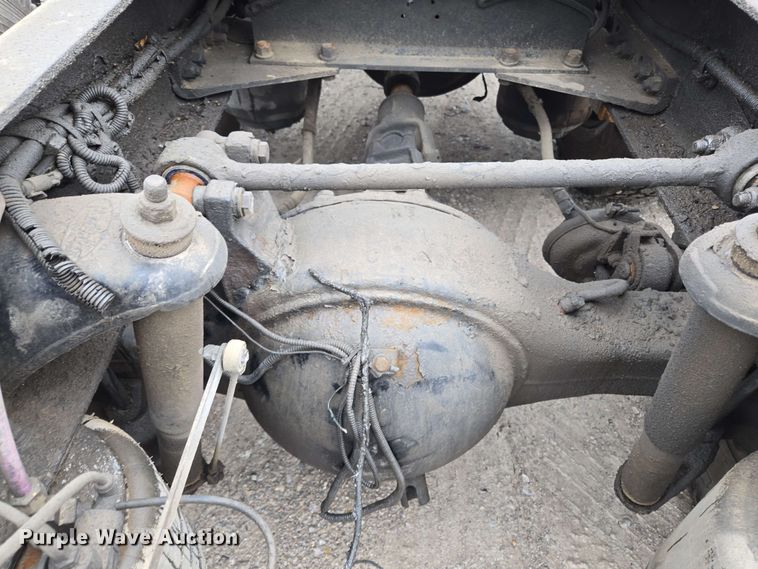 image for item EL2069 2006 Peterbilt 379 semi truck