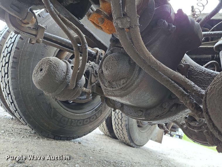 image for item EL2069 2006 Peterbilt 379 semi truck