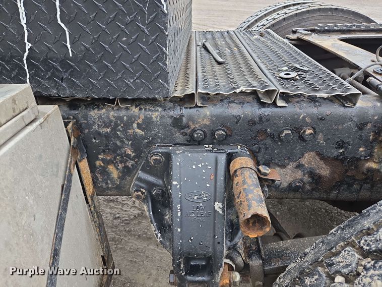 image for item EL2069 2006 Peterbilt 379 semi truck