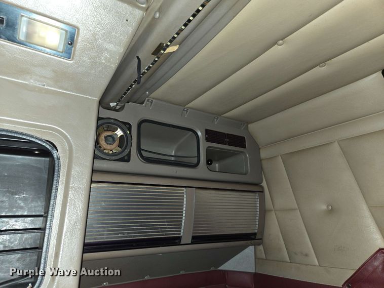 image for item EL2069 2006 Peterbilt 379 semi truck