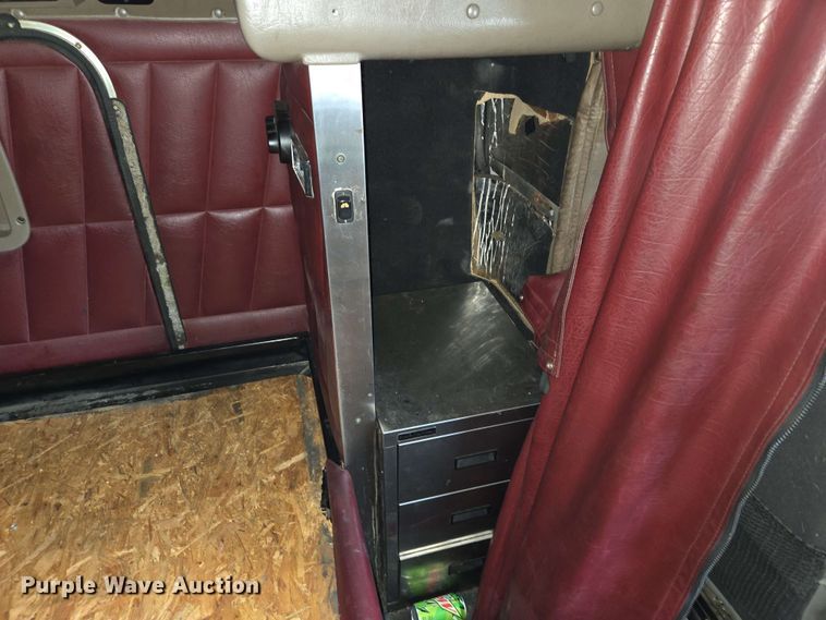 image for item EL2069 2006 Peterbilt 379 semi truck