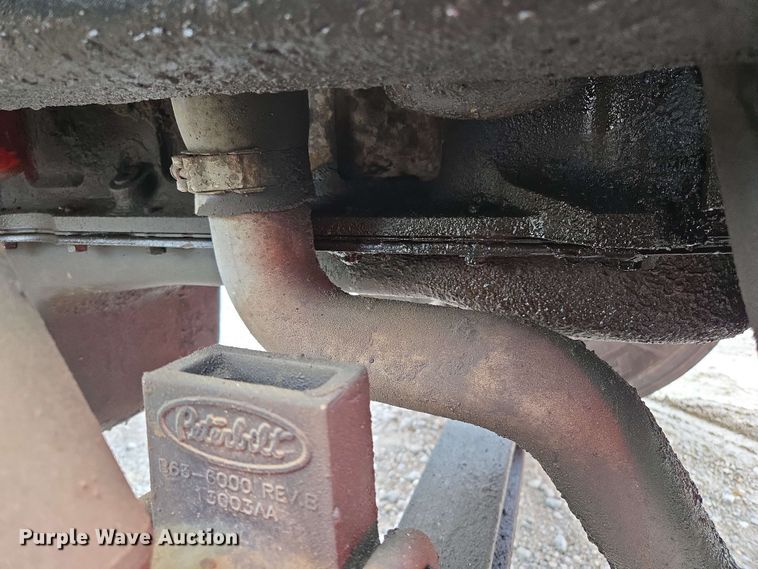 image for item EL2069 2006 Peterbilt 379 semi truck