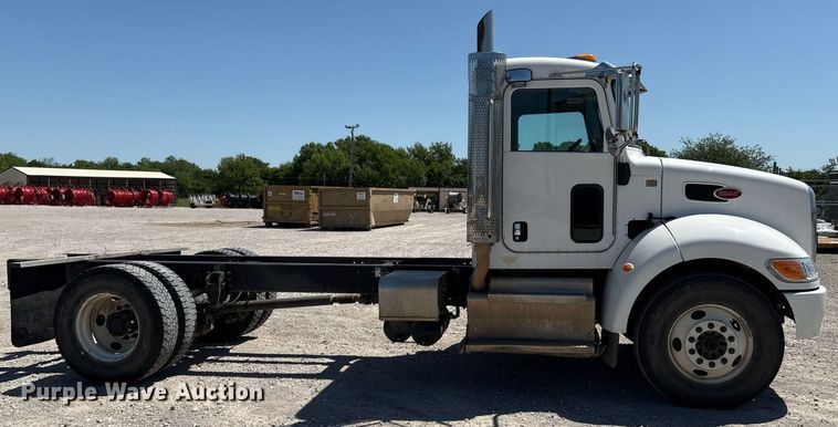 image for item EL2103 2017 Peterbilt 337 truck cab and chassis