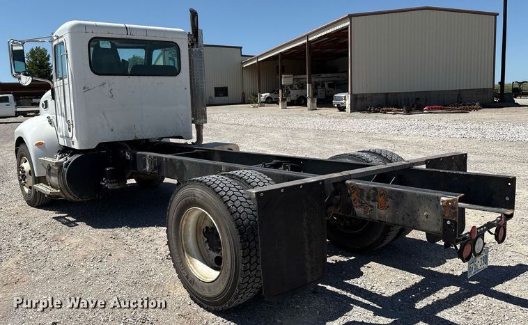 image for item EL2103 2017 Peterbilt 337 truck cab and chassis