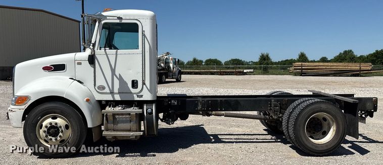 image for item EL2103 2017 Peterbilt 337 truck cab and chassis
