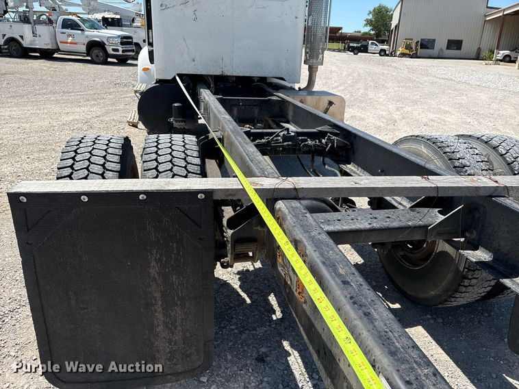 image for item EL2103 2017 Peterbilt 337 truck cab and chassis