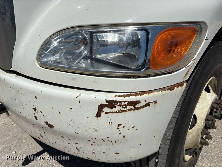 image for item EL2103 2017 Peterbilt 337 truck cab and chassis