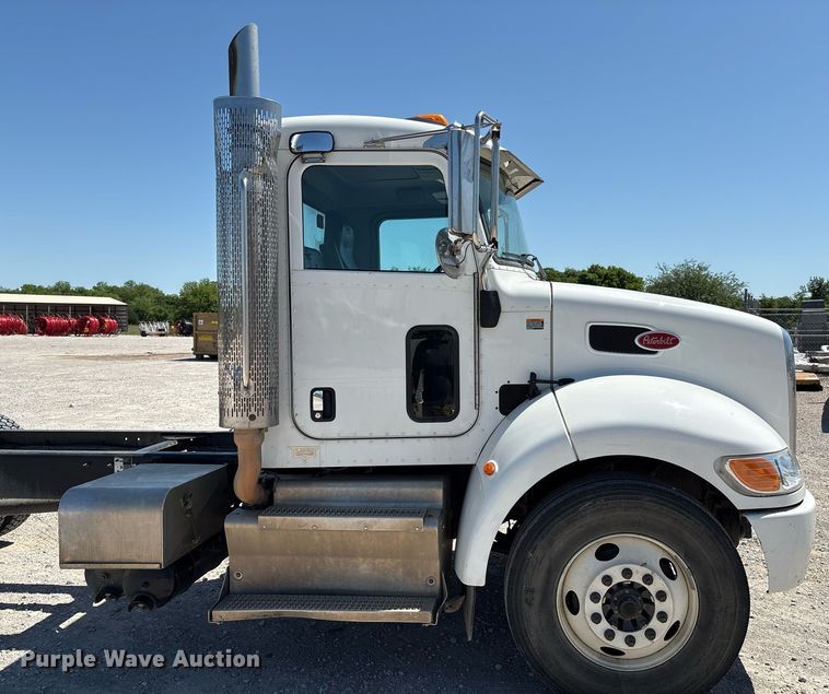 image for item EL2103 2017 Peterbilt 337 truck cab and chassis