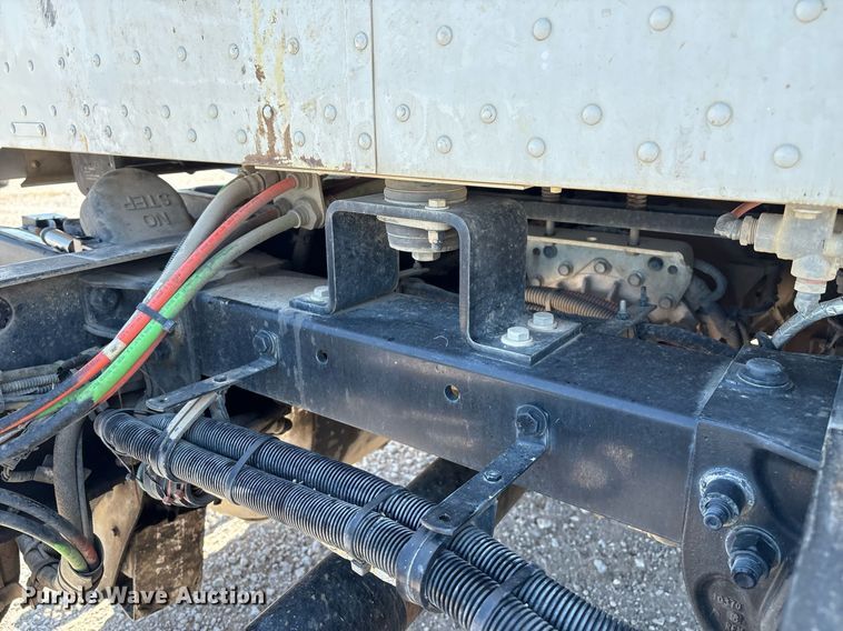 image for item EL2103 2017 Peterbilt 337 truck cab and chassis