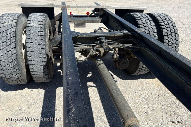 image for item EL2103 2017 Peterbilt 337 truck cab and chassis