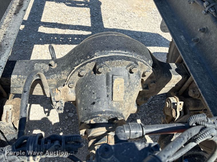 image for item EL2103 2017 Peterbilt 337 truck cab and chassis