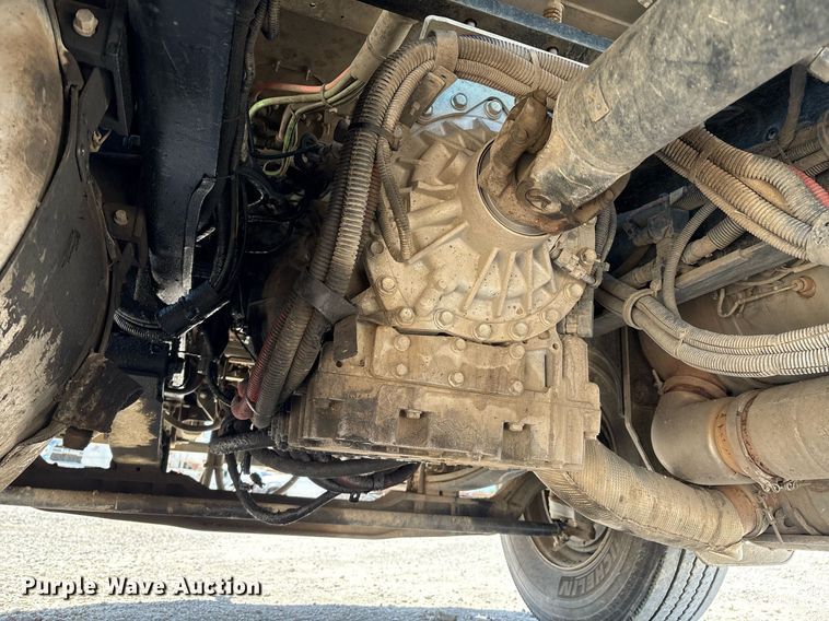 image for item EL2103 2017 Peterbilt 337 truck cab and chassis