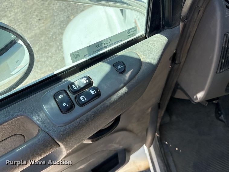 image for item EL2103 2017 Peterbilt 337 truck cab and chassis