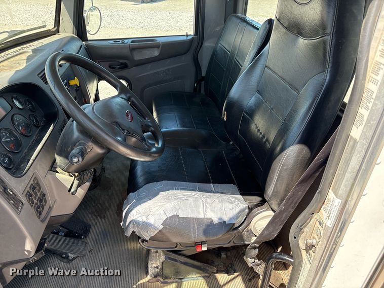 image for item EL2103 2017 Peterbilt 337 truck cab and chassis