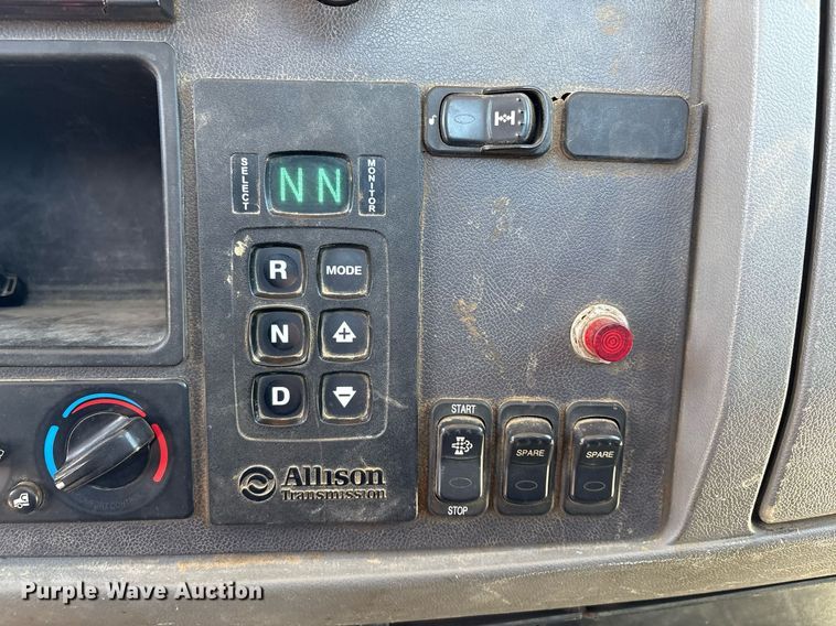 image for item EL2103 2017 Peterbilt 337 truck cab and chassis