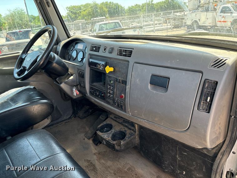 image for item EL2103 2017 Peterbilt 337 truck cab and chassis