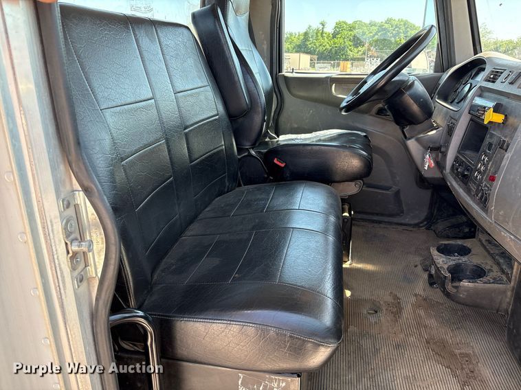 image for item EL2103 2017 Peterbilt 337 truck cab and chassis