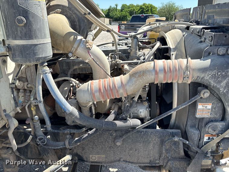 image for item EL2103 2017 Peterbilt 337 truck cab and chassis