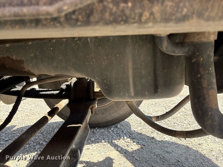 image for item EL2103 2017 Peterbilt 337 truck cab and chassis