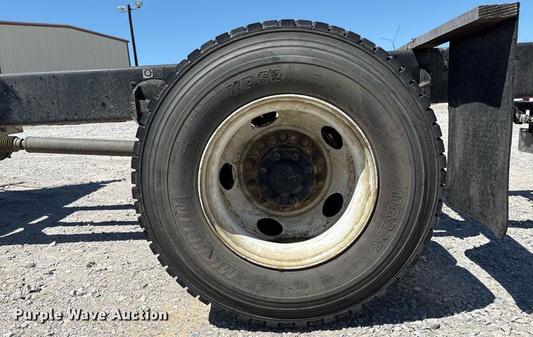 image for item EL2103 2017 Peterbilt 337 truck cab and chassis