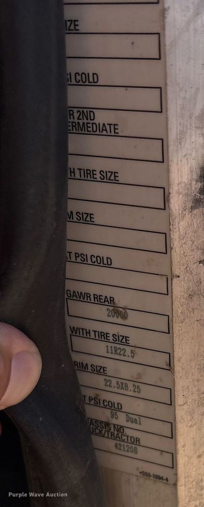 image for item EL2103 2017 Peterbilt 337 truck cab and chassis