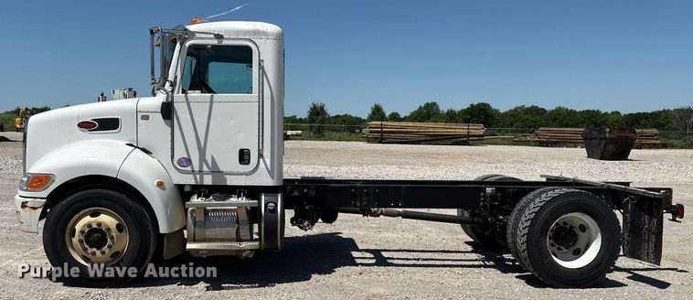 image for item EL2105 2017 Peterbilt 337 truck cab and chassis