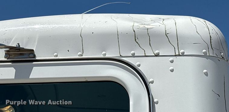 image for item EL2105 2017 Peterbilt 337 truck cab and chassis