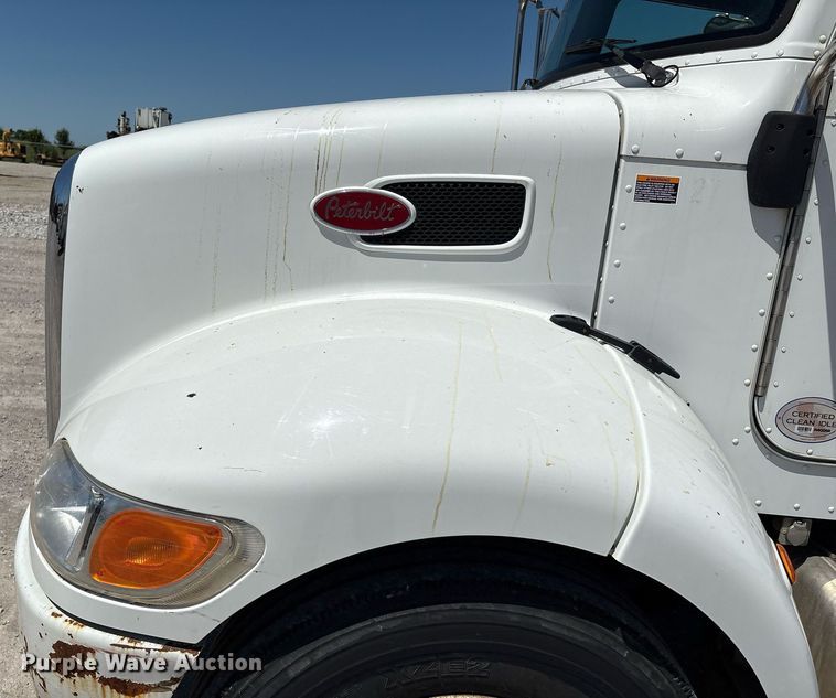 image for item EL2105 2017 Peterbilt 337 truck cab and chassis