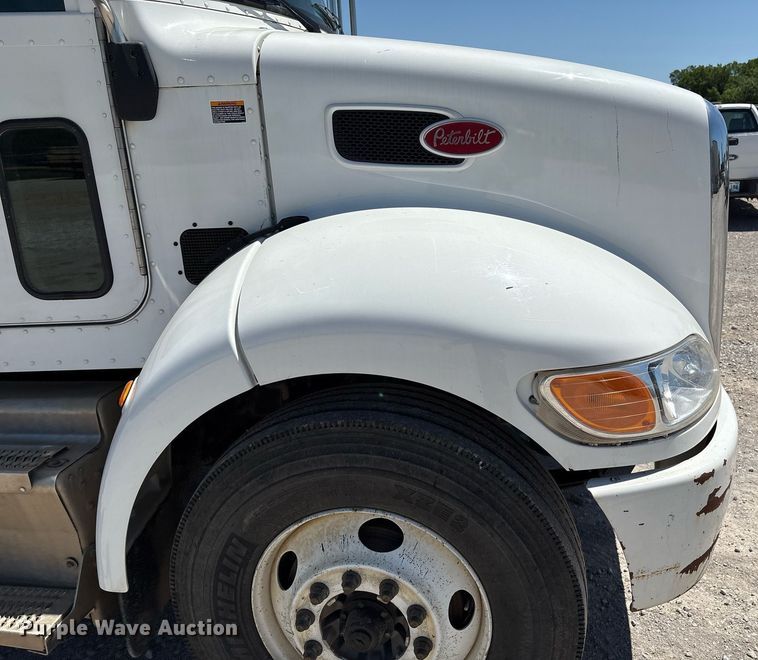 image for item EL2105 2017 Peterbilt 337 truck cab and chassis