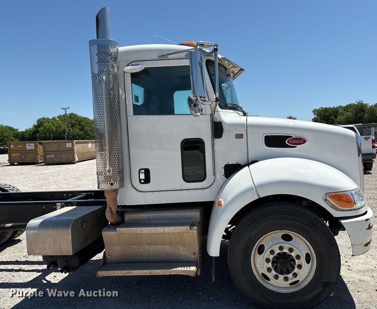 image for item EL2105 2017 Peterbilt 337 truck cab and chassis