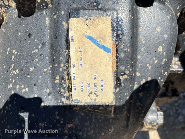 image for item EL2105 2017 Peterbilt 337 truck cab and chassis