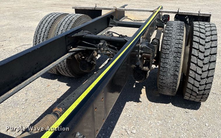 image for item EL2105 2017 Peterbilt 337 truck cab and chassis