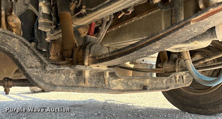 image for item EL2105 2017 Peterbilt 337 truck cab and chassis