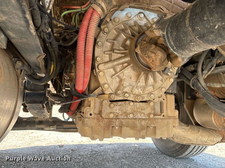 image for item EL2105 2017 Peterbilt 337 truck cab and chassis