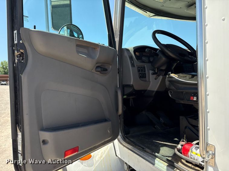 image for item EL2105 2017 Peterbilt 337 truck cab and chassis