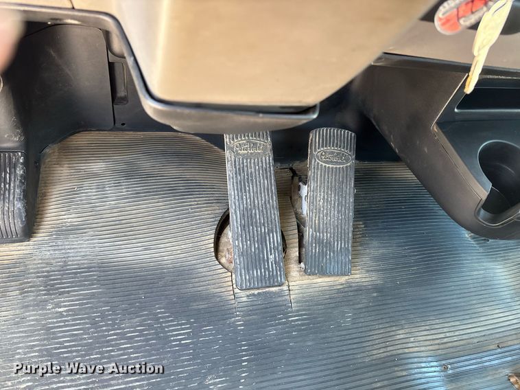 image for item EL2105 2017 Peterbilt 337 truck cab and chassis