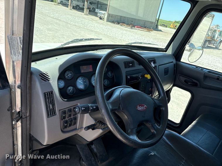 image for item EL2105 2017 Peterbilt 337 truck cab and chassis